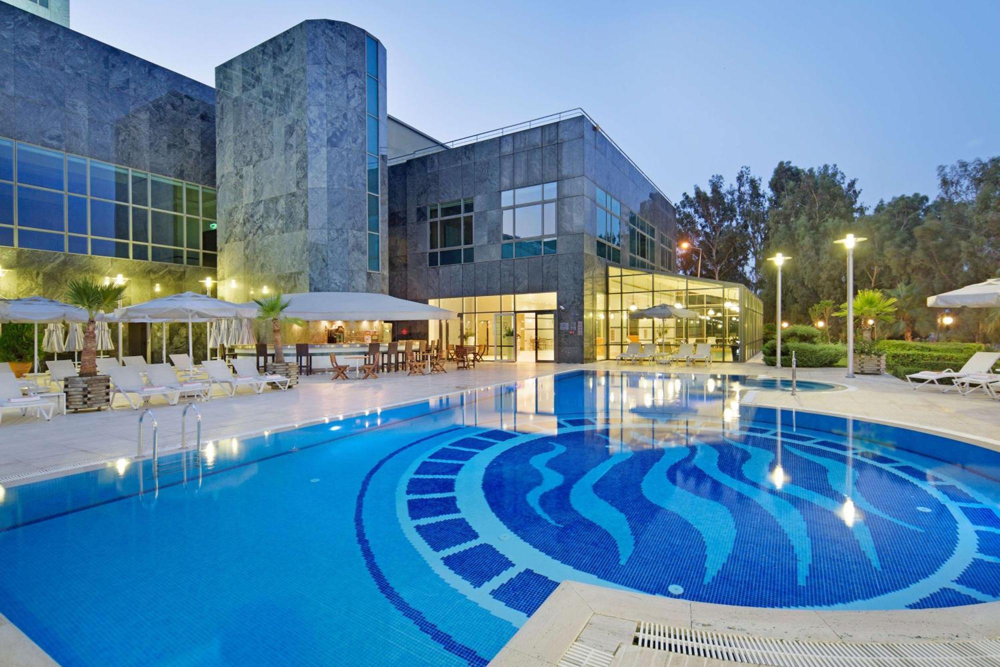 Adana HiltonSA Hotel Exteriör bild